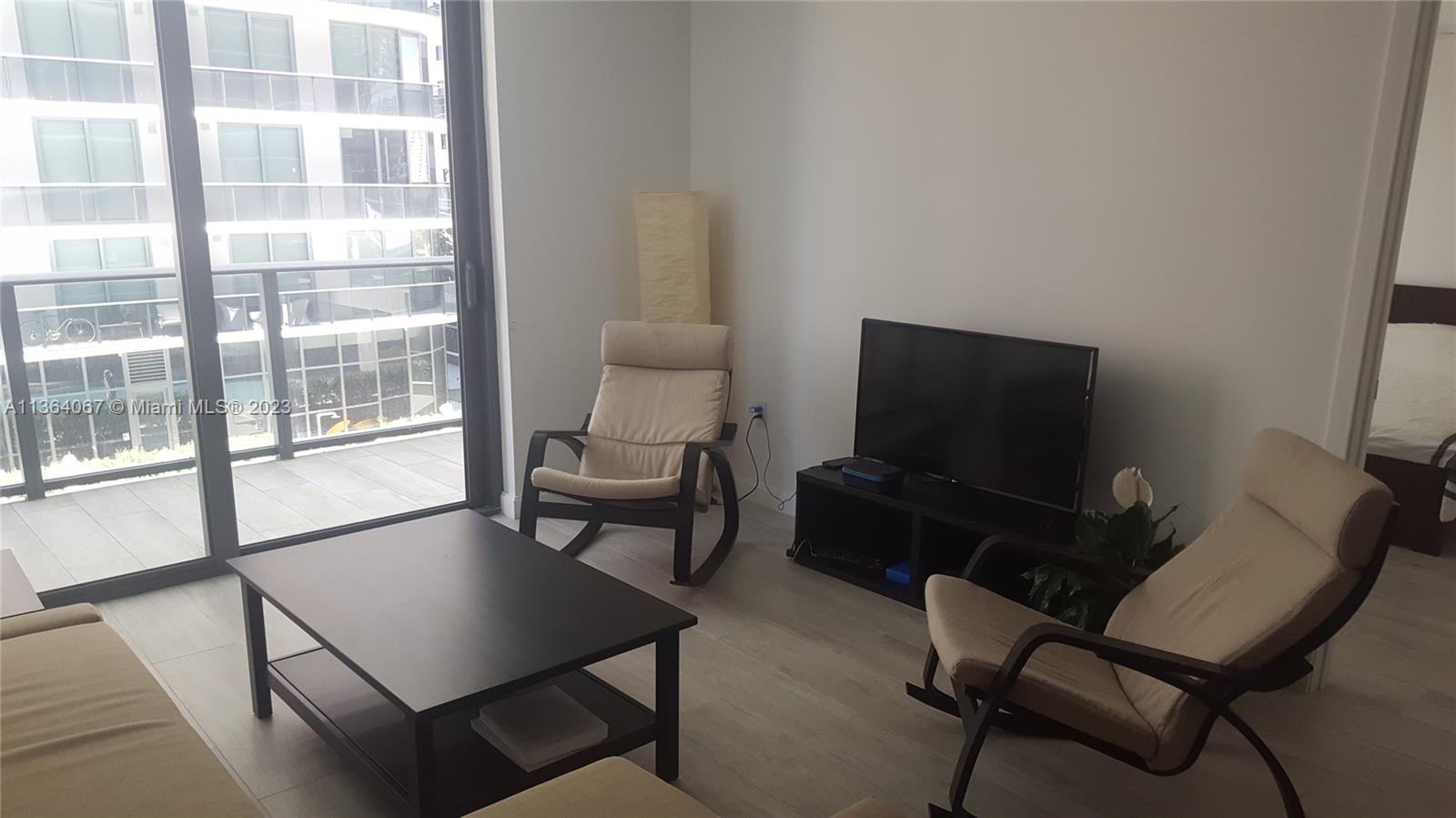 45 SW 9th St # 1107