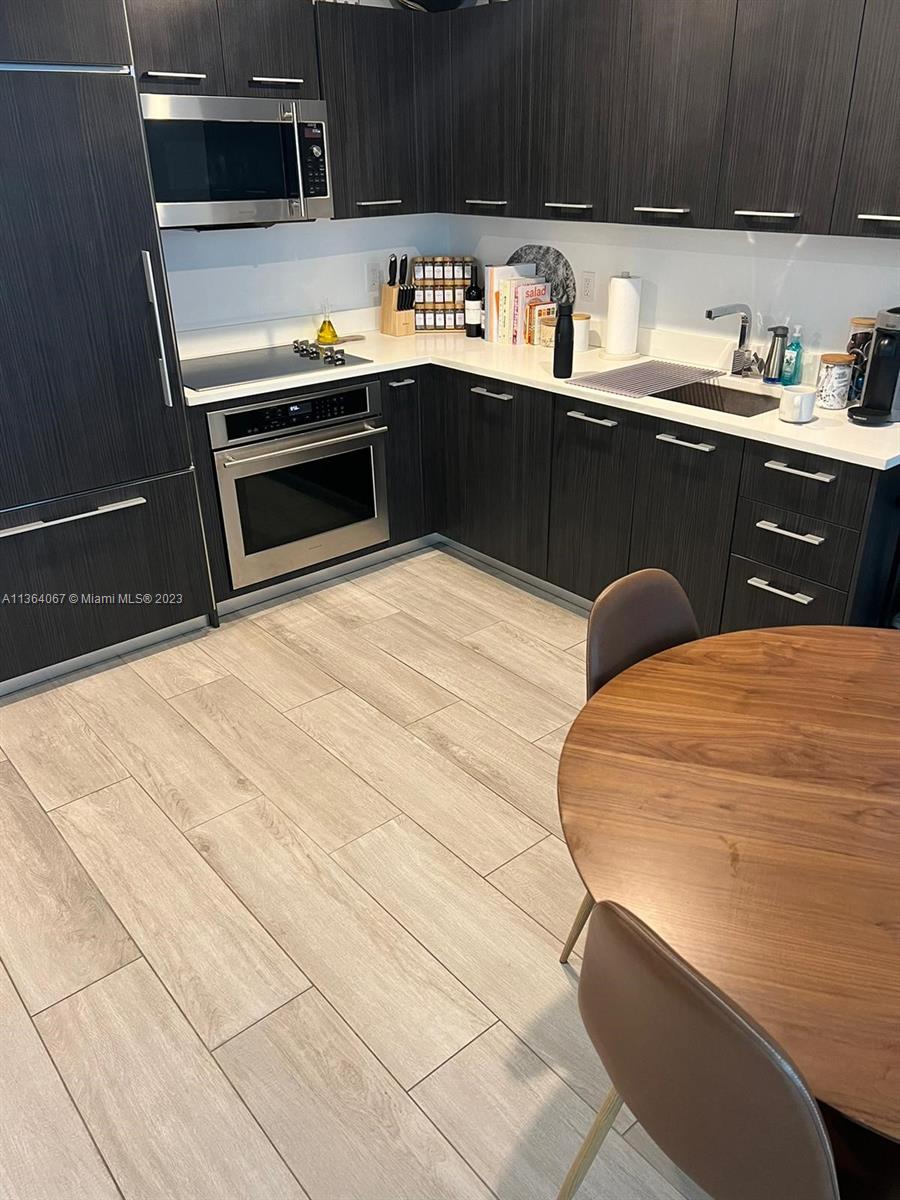 45 SW 9th St # 1107
