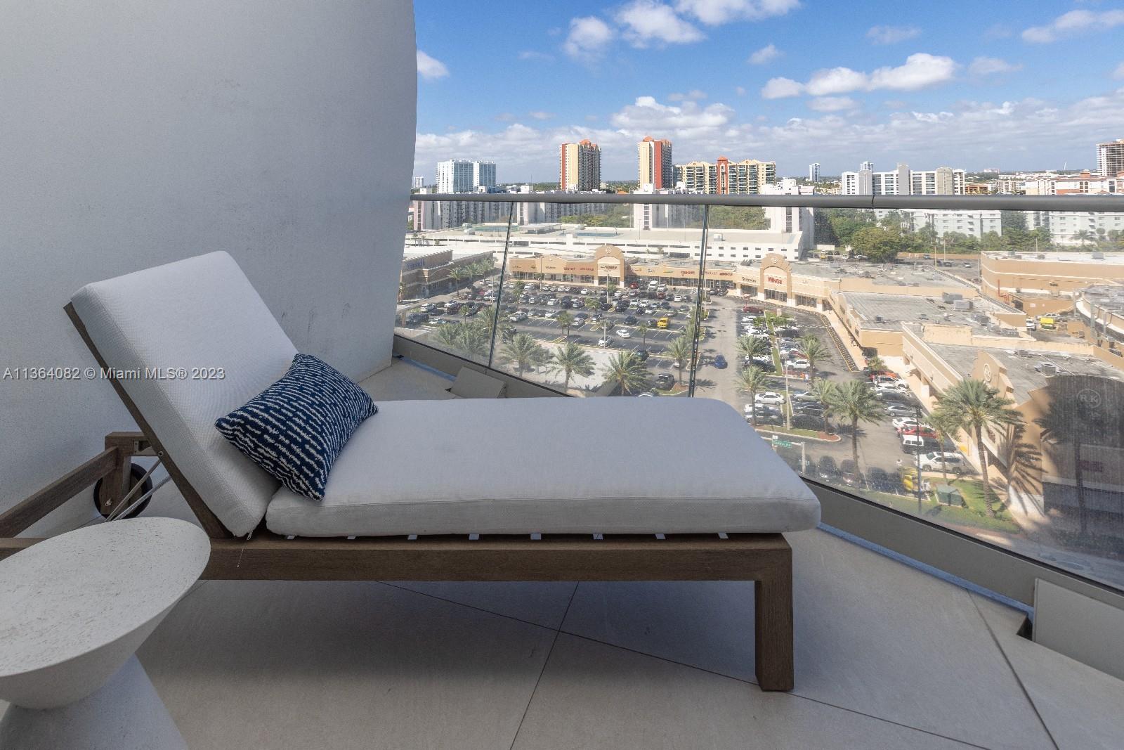 16901 Collins Ave # 1002