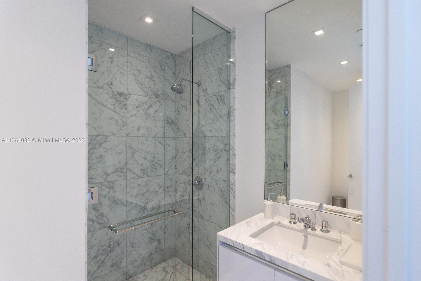 16901 Collins Ave # 1002