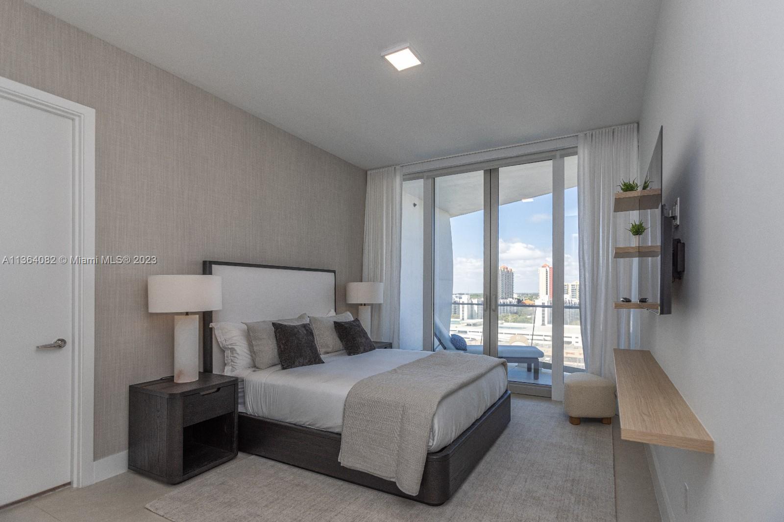16901 Collins Ave # 1002