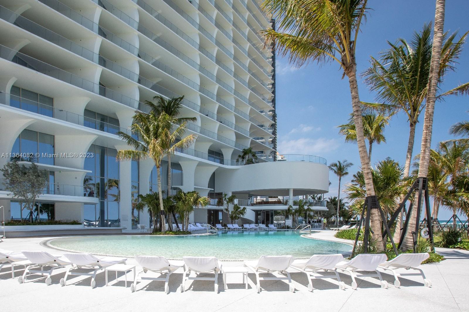 16901 Collins Ave # 1002