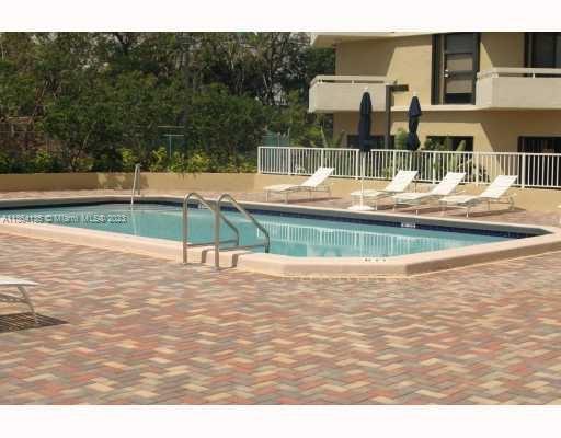 2501 Brickell Ave # 808