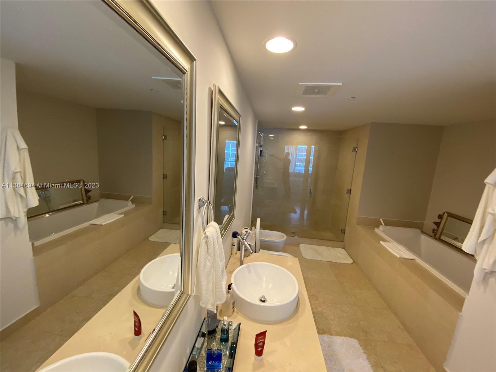 495 Brickell Ave # 5010
