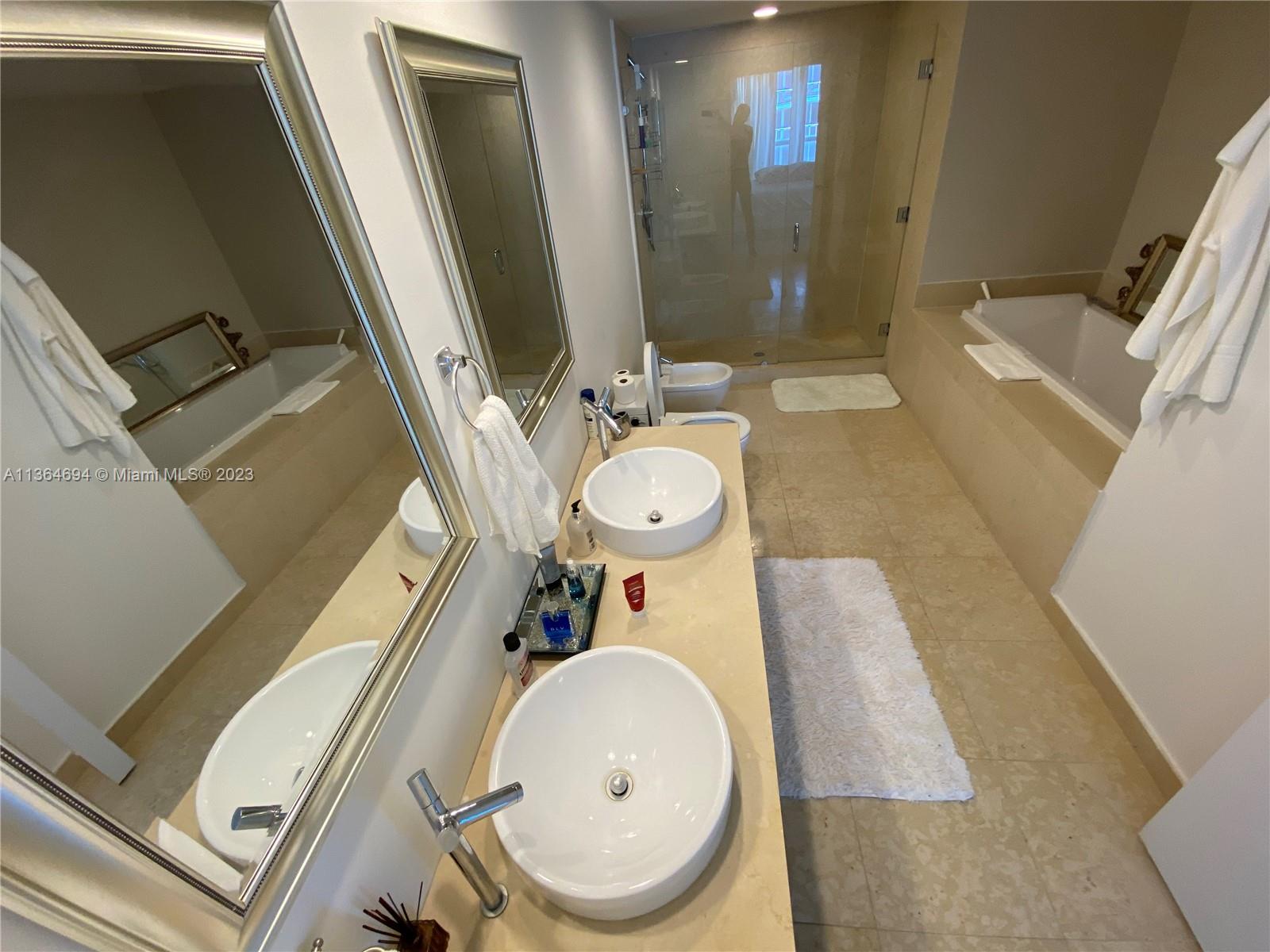 495 Brickell Ave # 5010