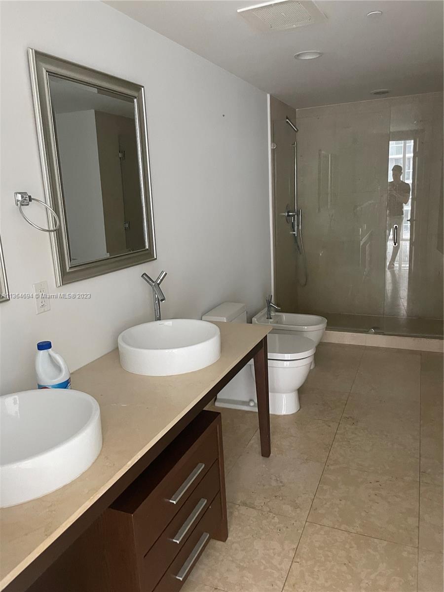 495 Brickell Ave # 5010
