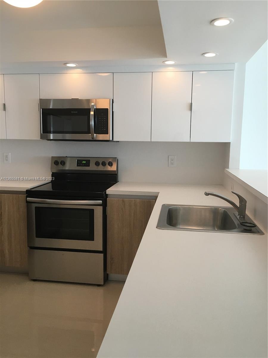 1420 Brickell Bay Dr # 902E