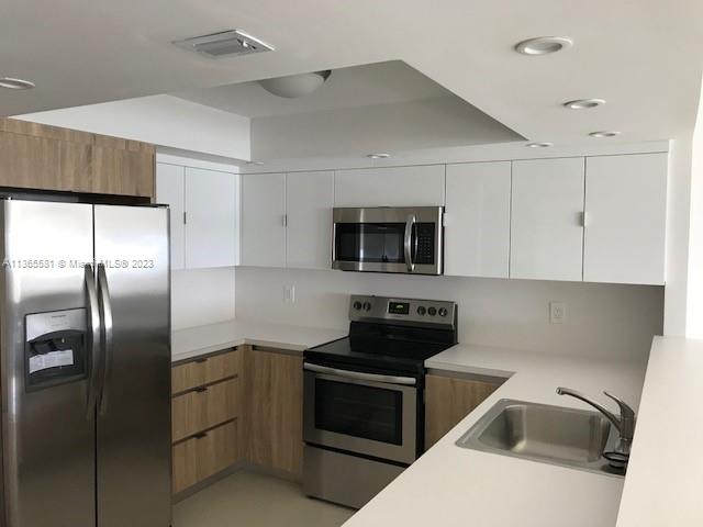 1420 Brickell Bay Dr # 902E