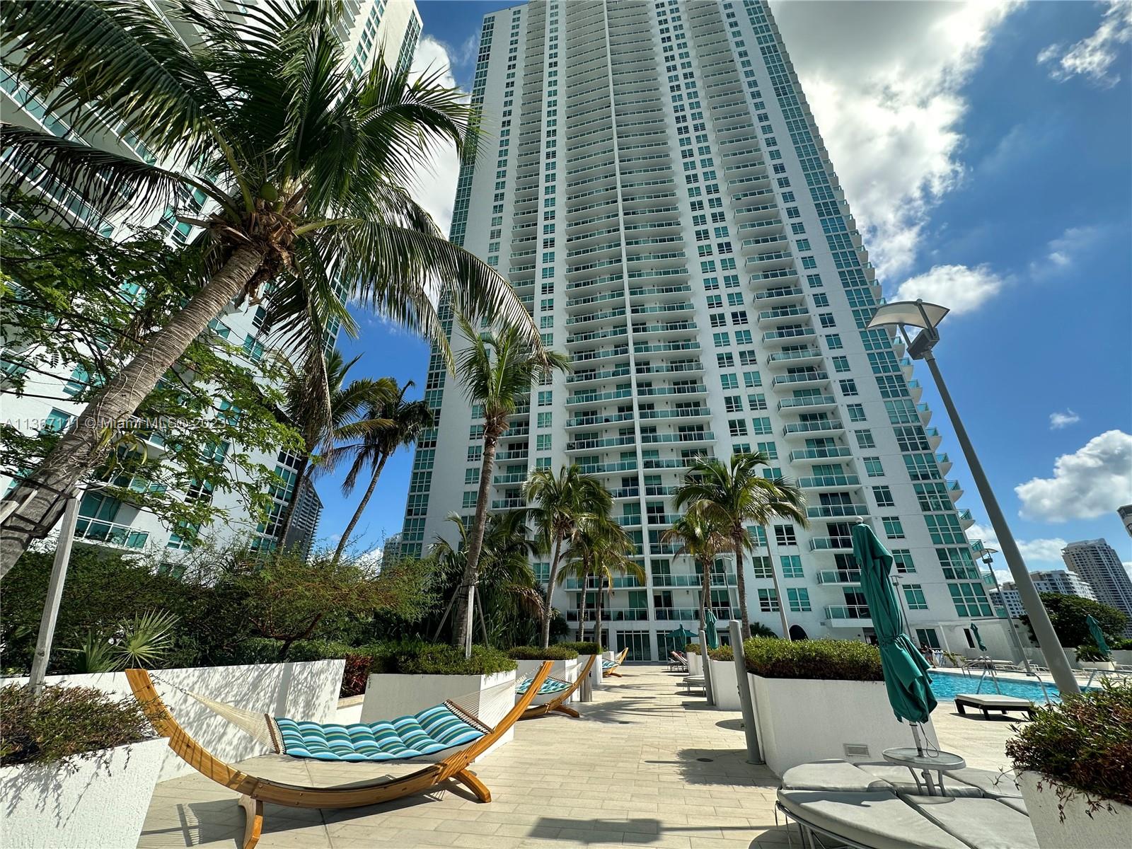 950 Brickell Bay Dr # 1511