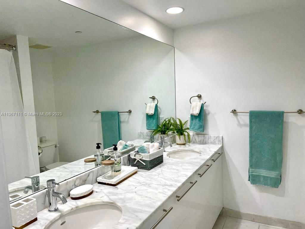 950 Brickell Bay Dr # 1511