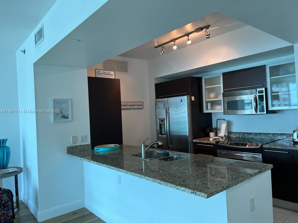 950 Brickell Bay Dr # 1511