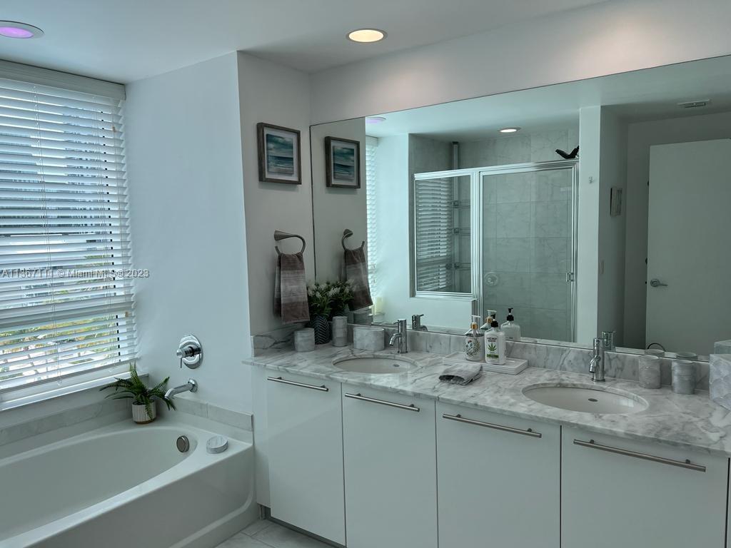 950 Brickell Bay Dr # 1511