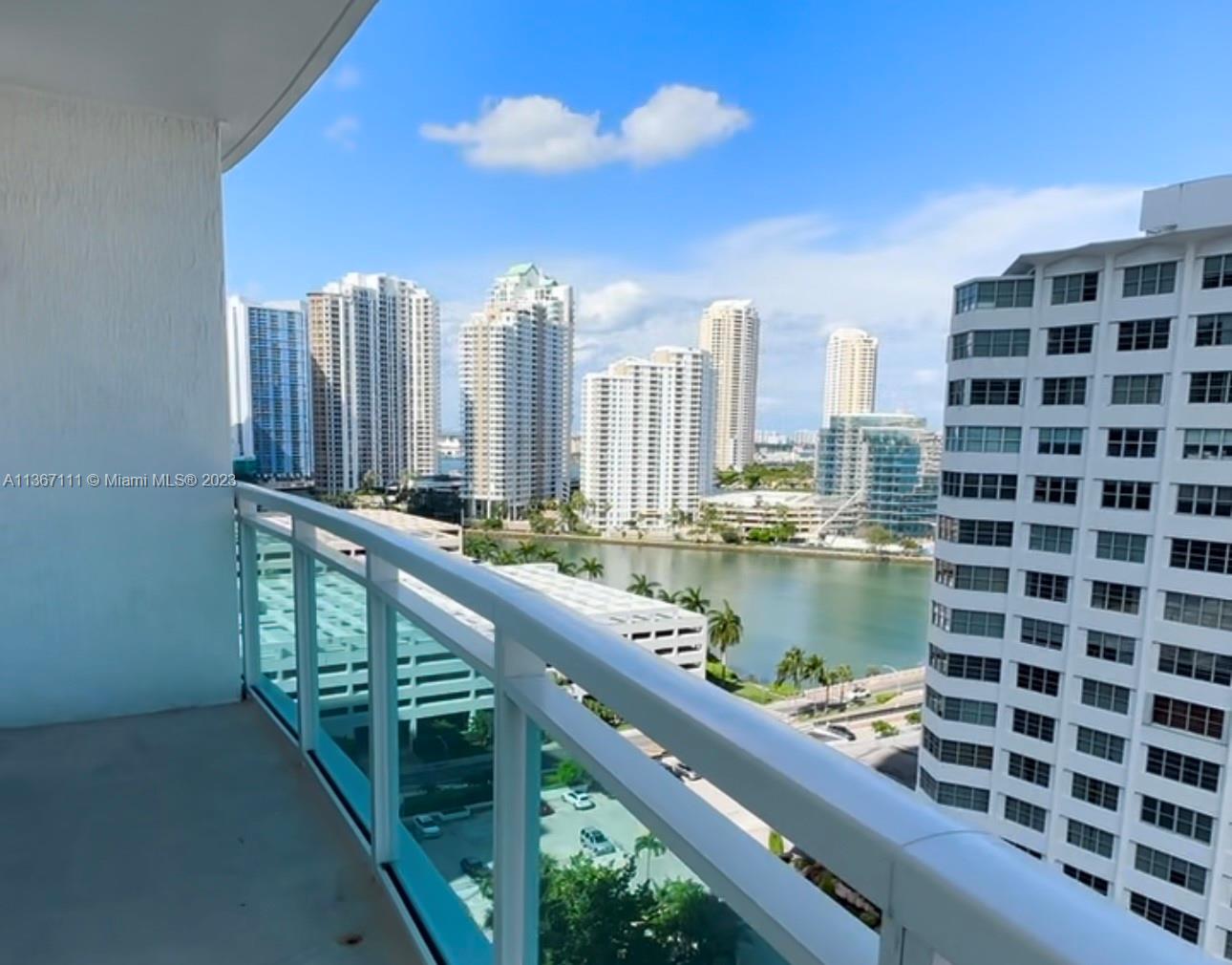 950 Brickell Bay Dr # 1511