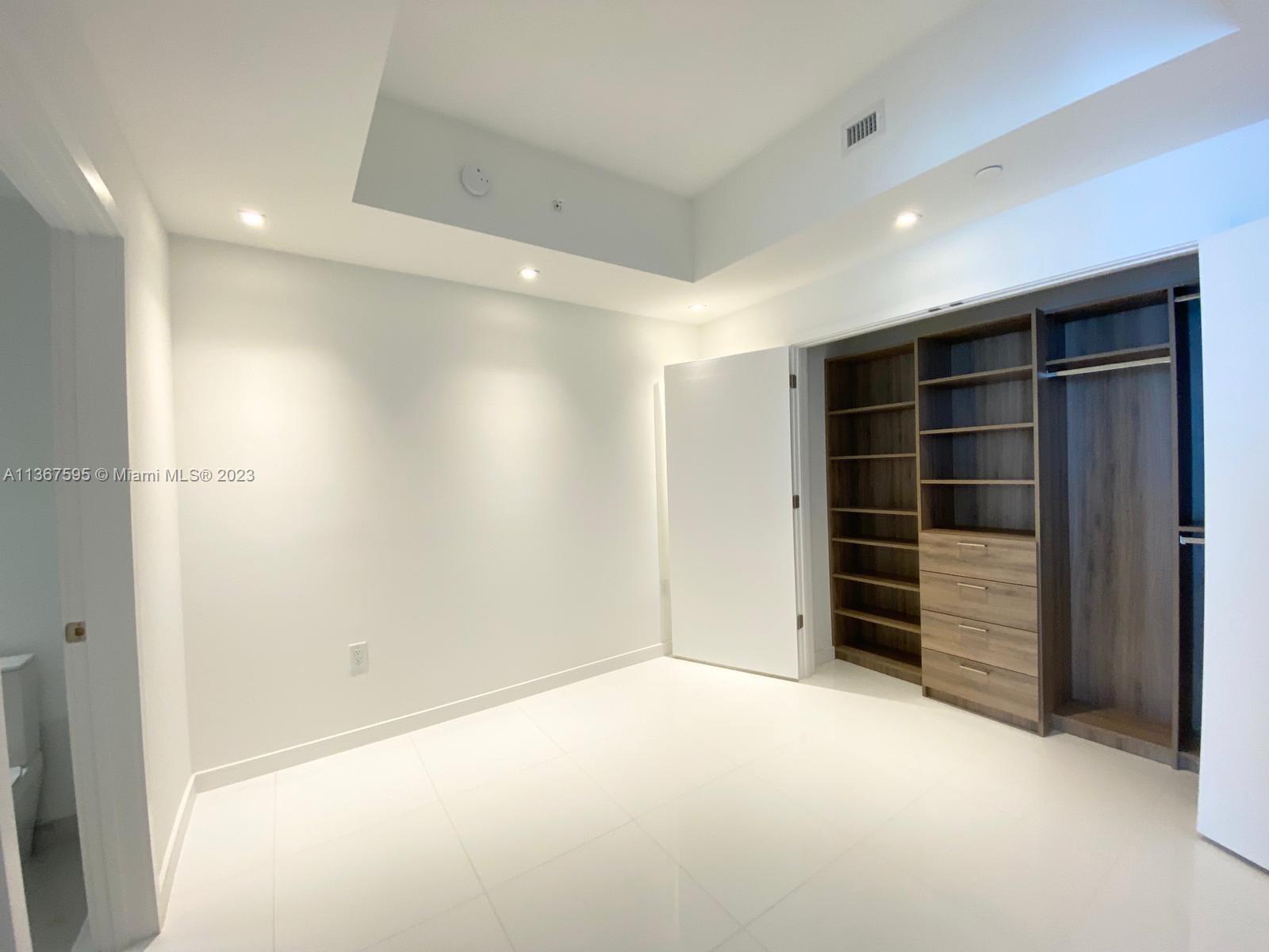 851 NE 1st Ave # 3505