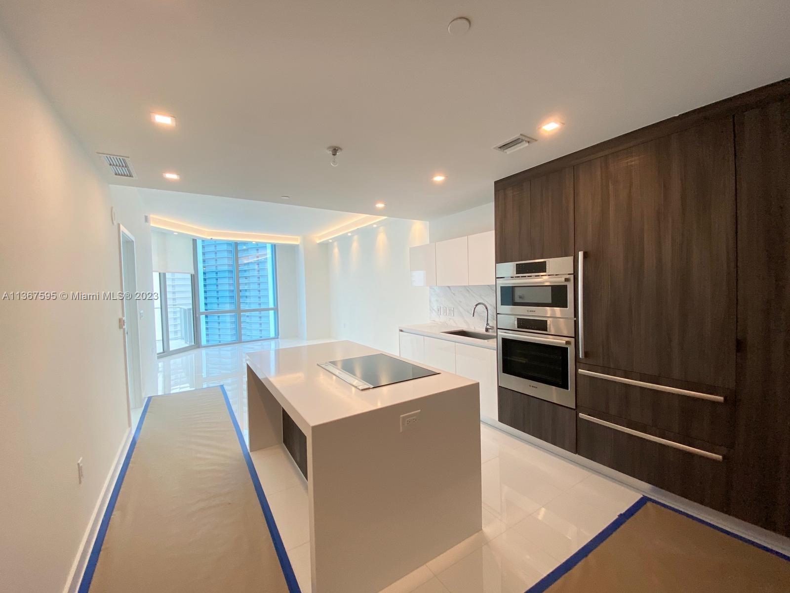851 NE 1st Ave # 3505