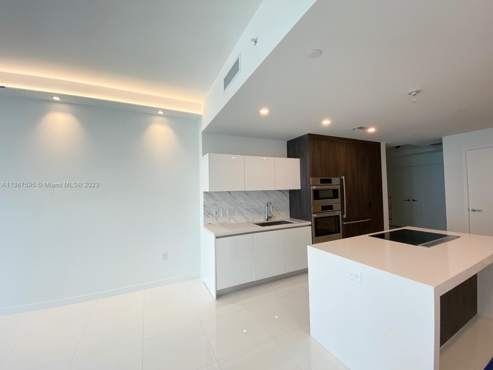 851 NE 1st Ave # 3505