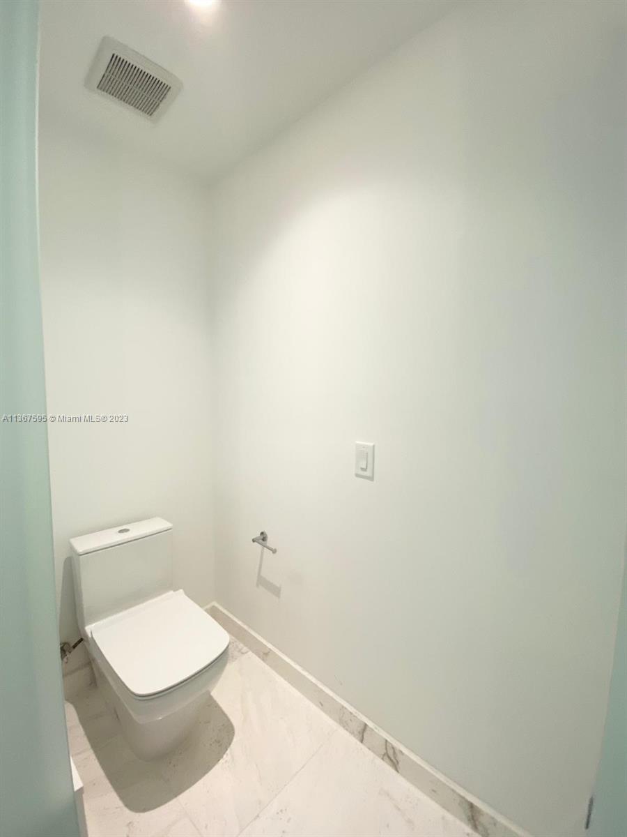 851 NE 1st Ave # 3505