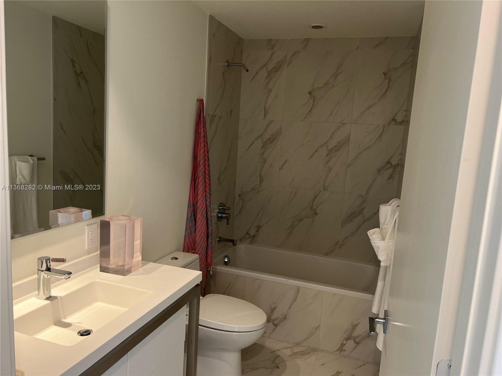 2000 Metropica Way # 1908