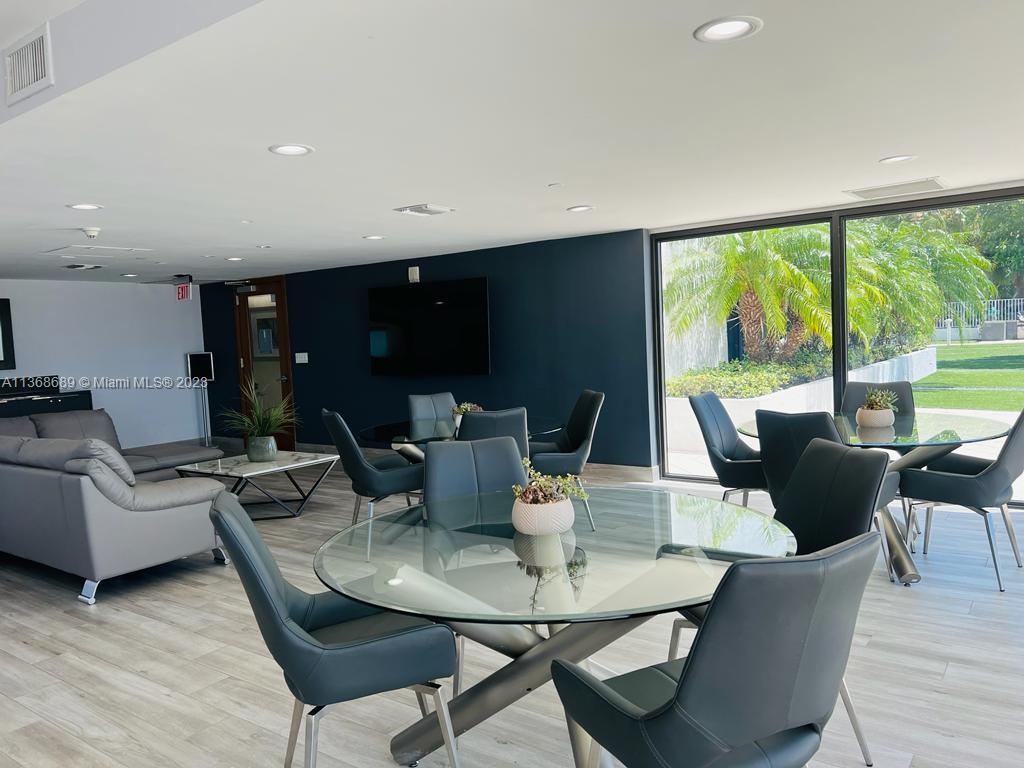 200 SE 15th Rd # 14H