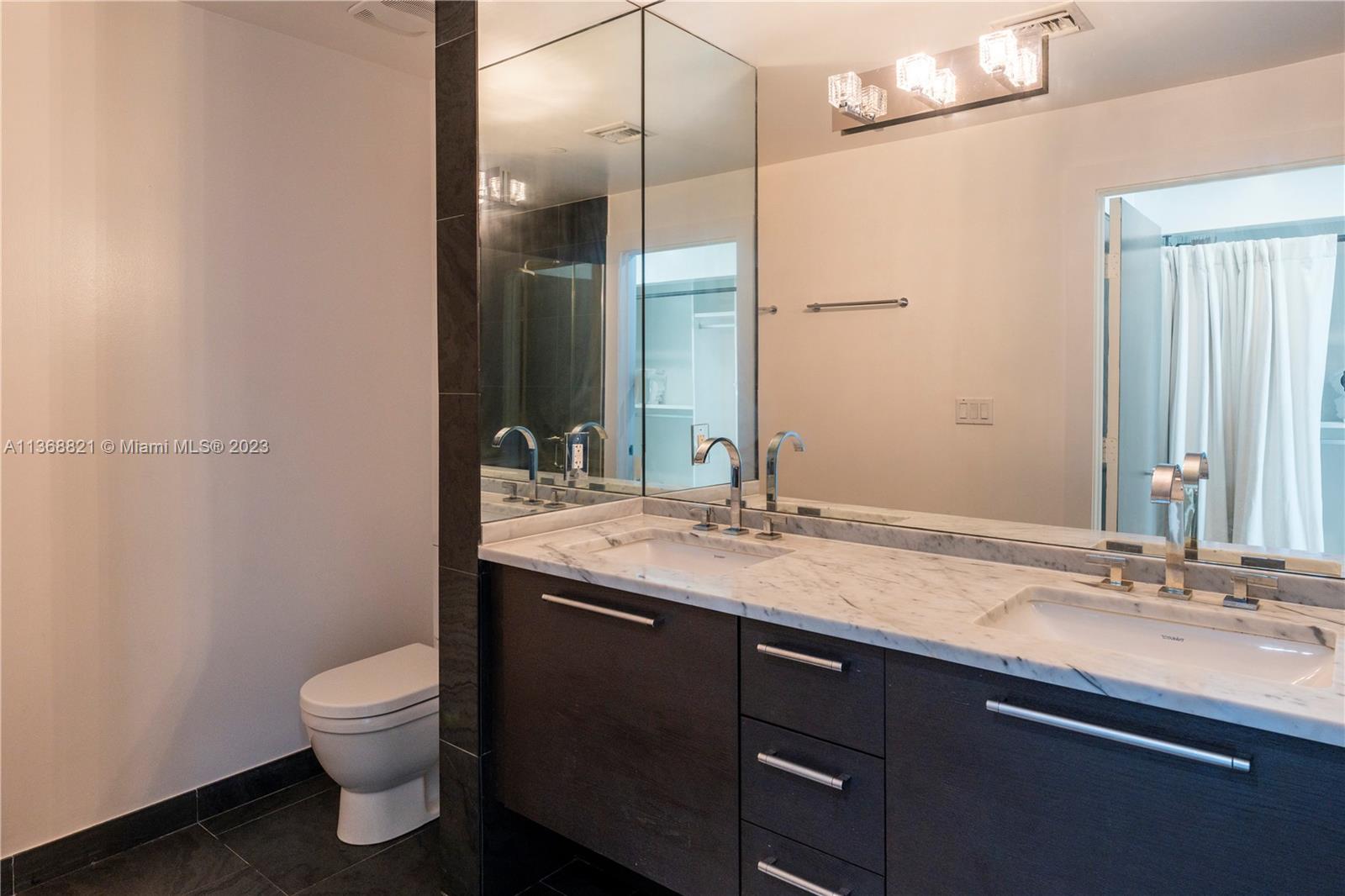 900 Biscayne Blvd # 5003