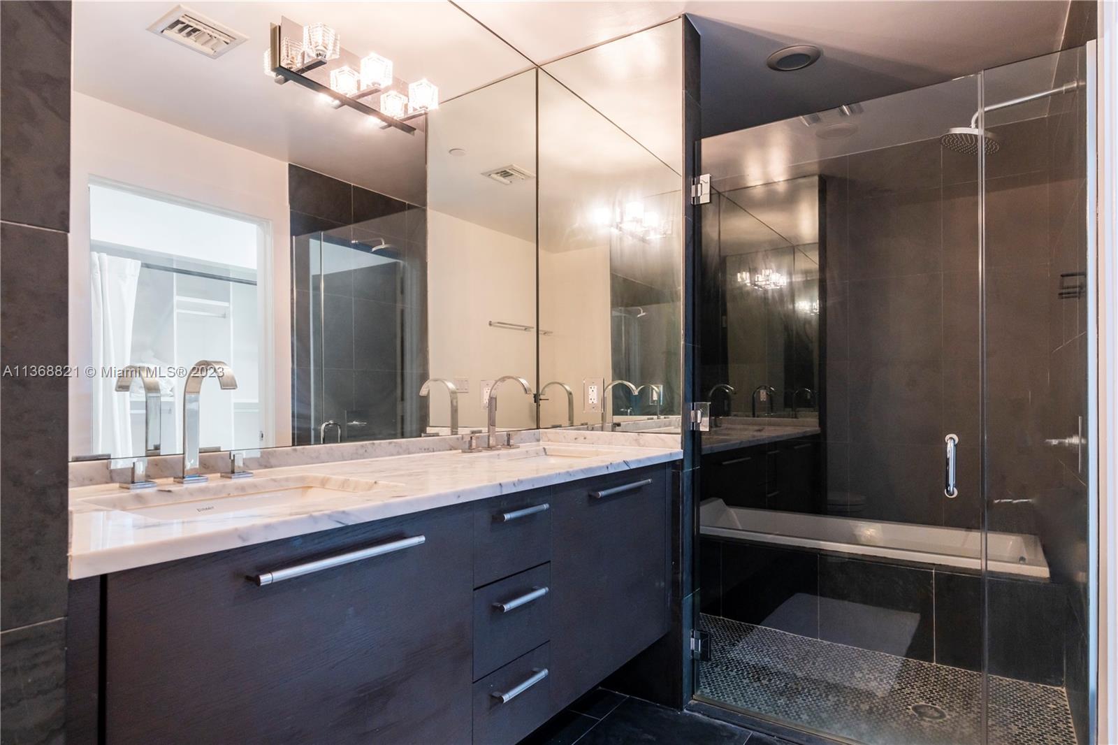 900 Biscayne Blvd # 5003