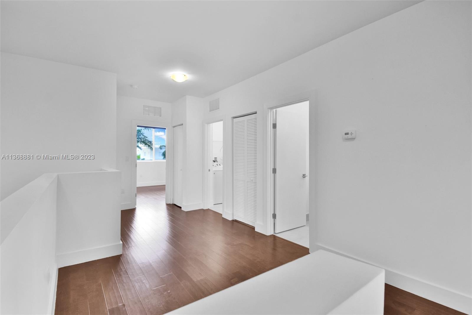 10350 NW 68th Ter