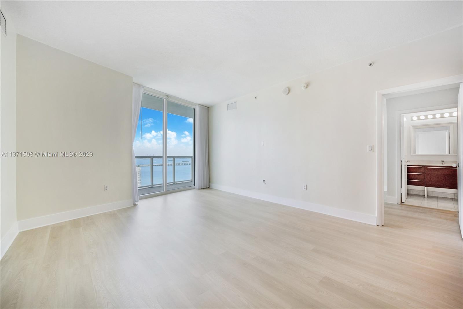 1900 N Bayshore Dr # 3204