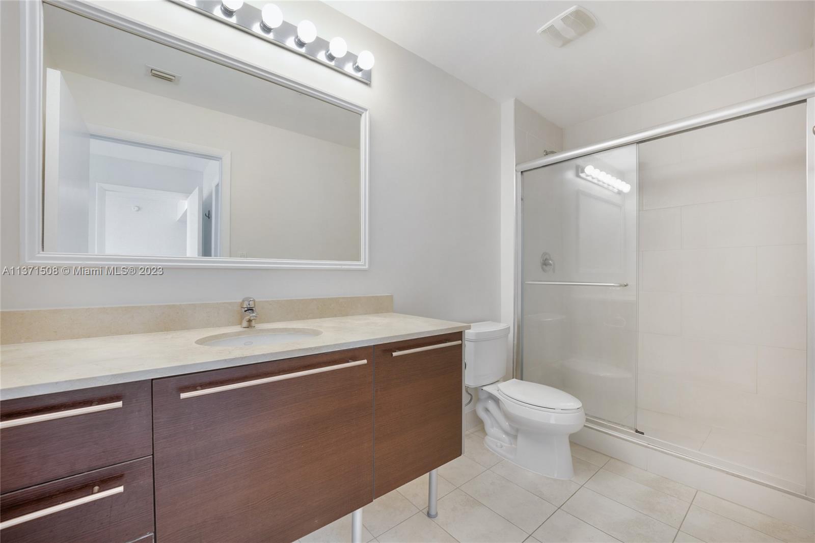 1900 N Bayshore Dr # 3204