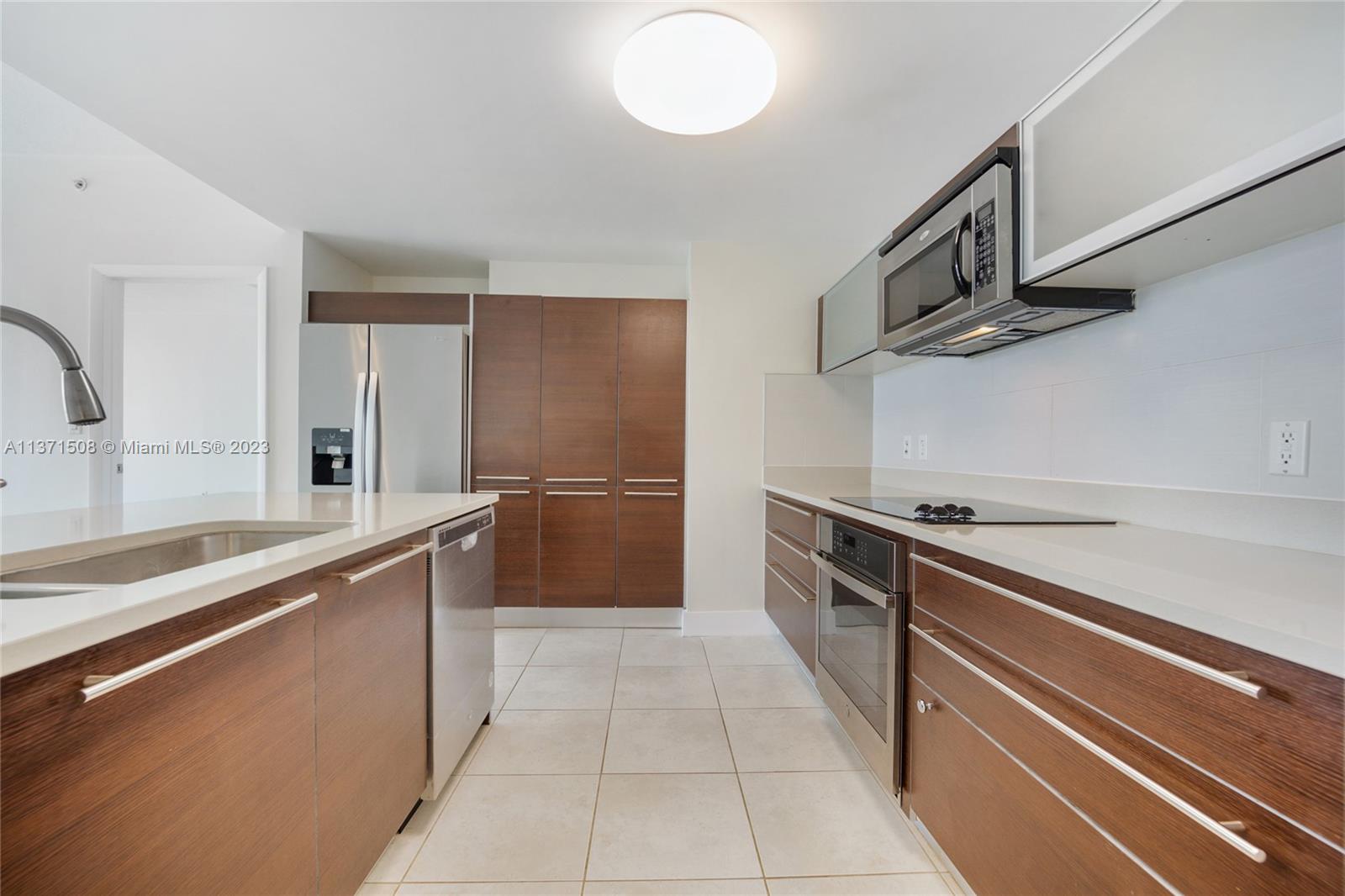 1900 N Bayshore Dr # 3204