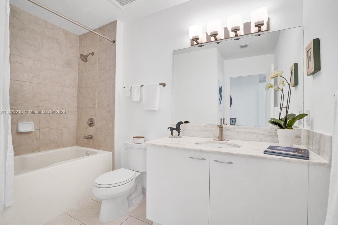 133 NE 2nd Ave # 1412