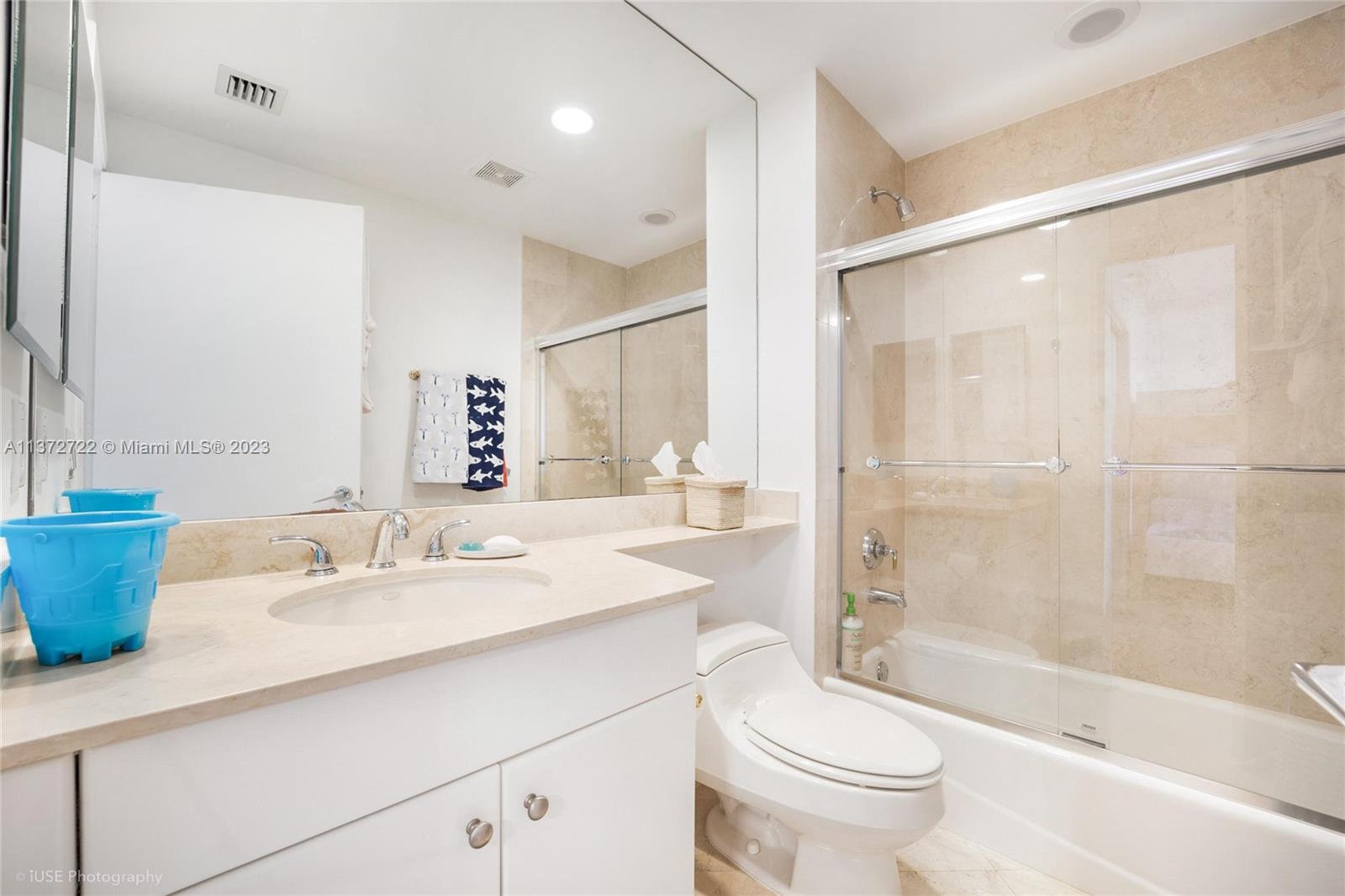 723 Crandon Blvd Unit: PH6