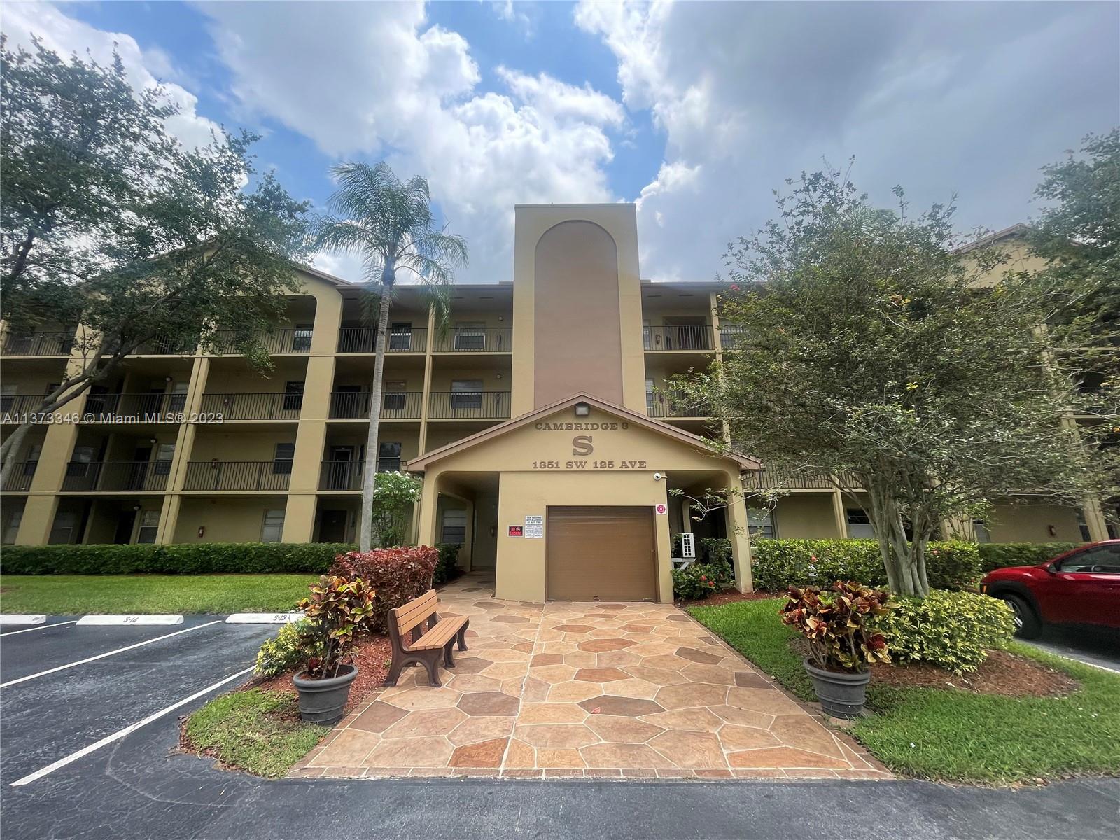 1351 SW 125th Ave # 306S