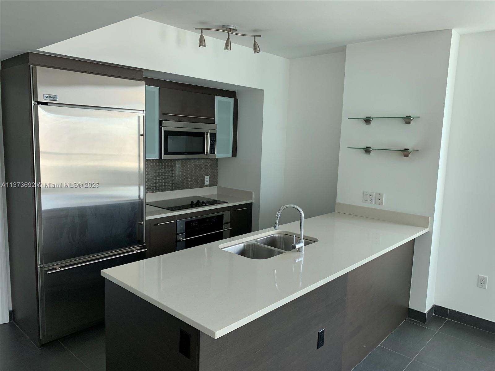 500 Brickell Ave # 3107