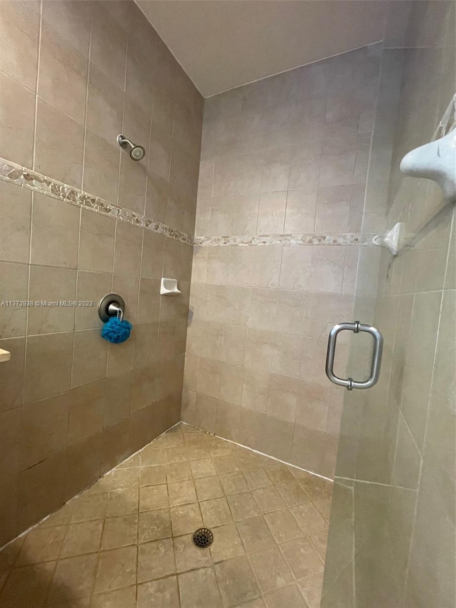 10072 NW 87th Ter