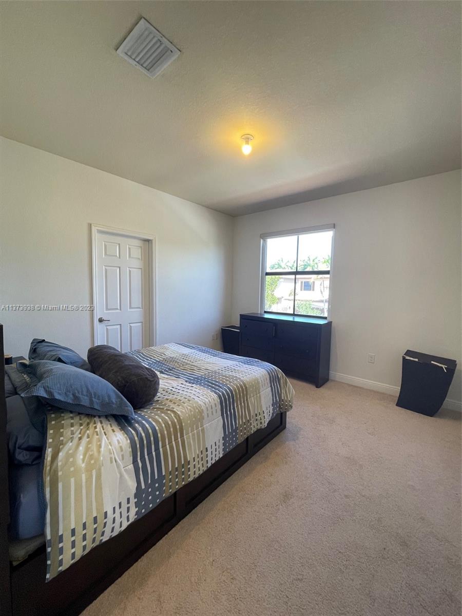 10072 NW 87th Ter