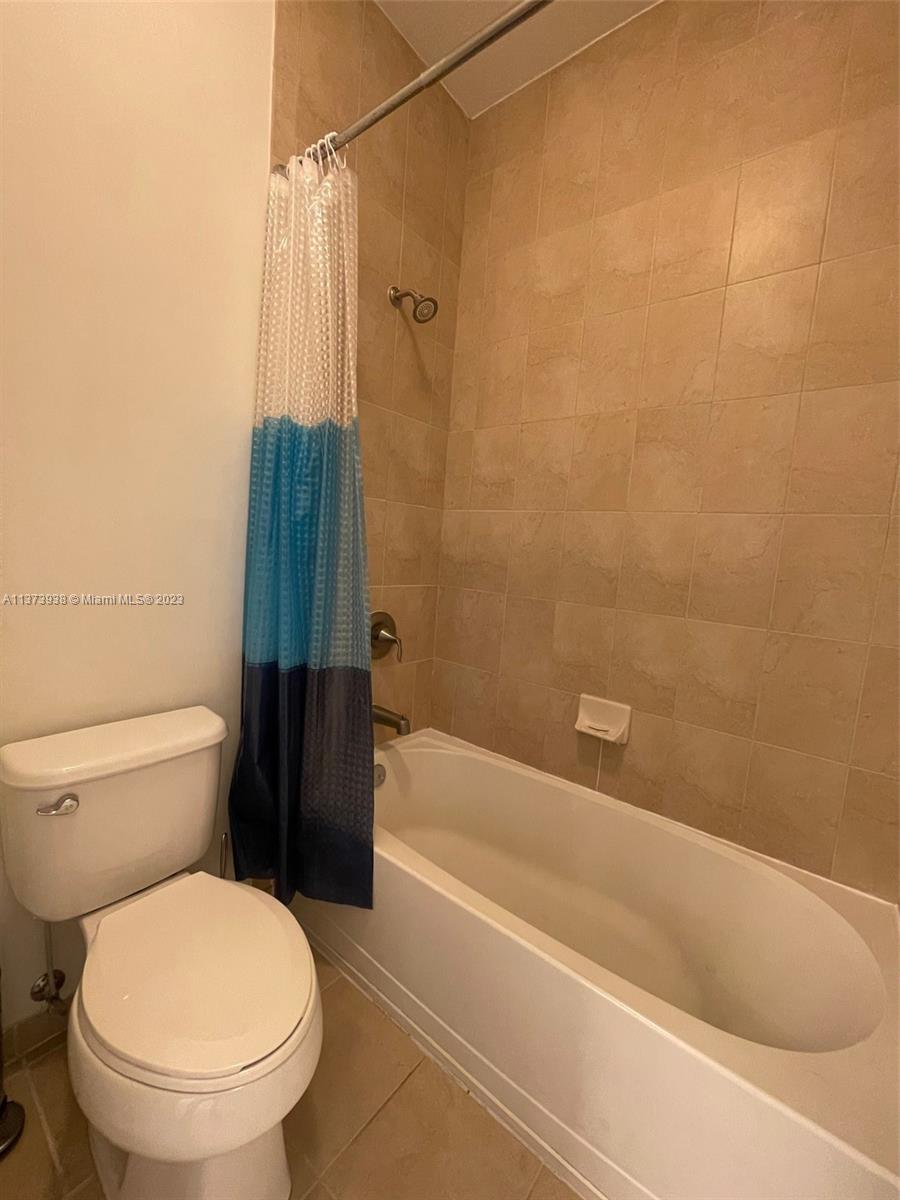 10072 NW 87th Ter