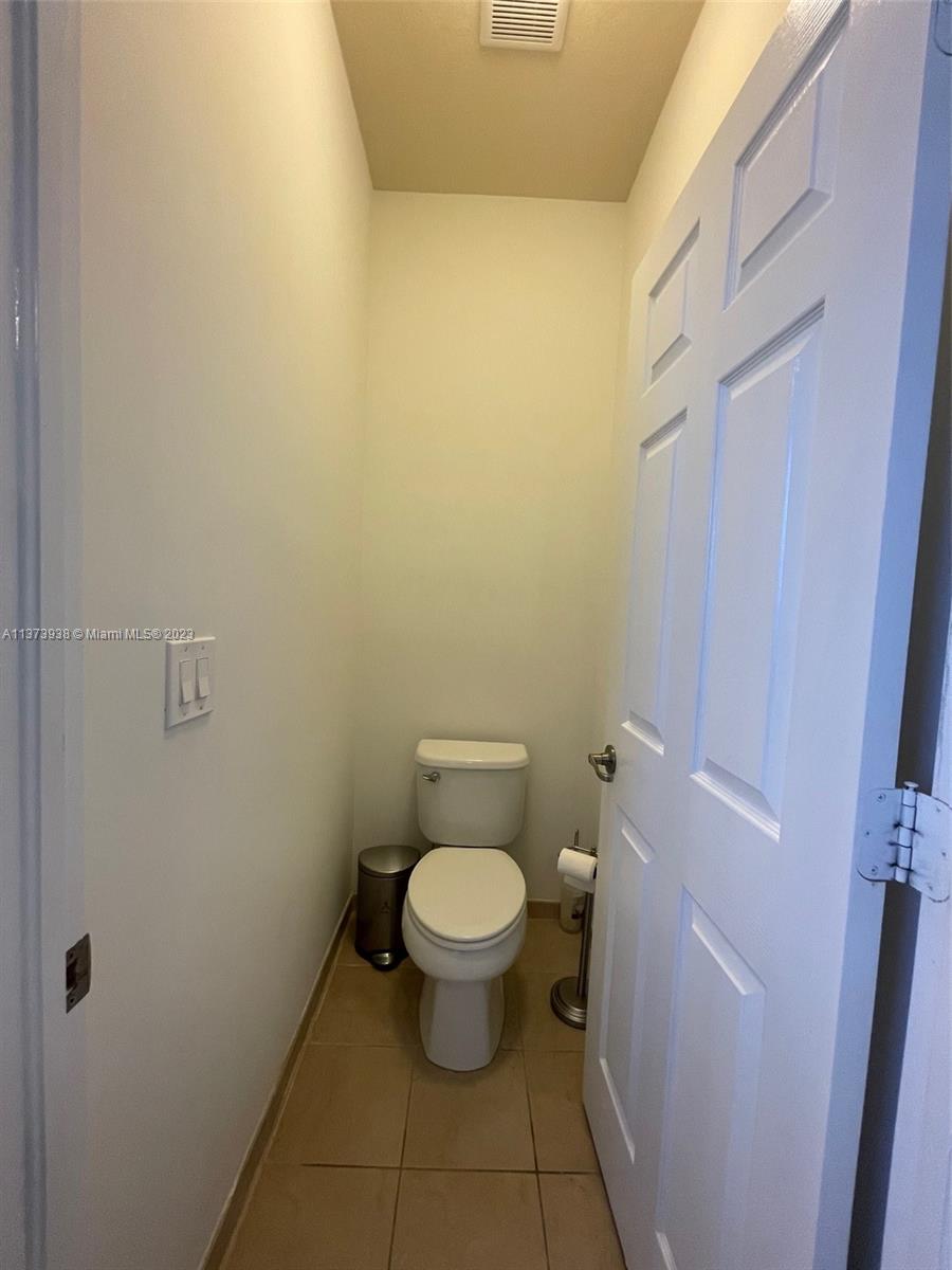 10072 NW 87th Ter