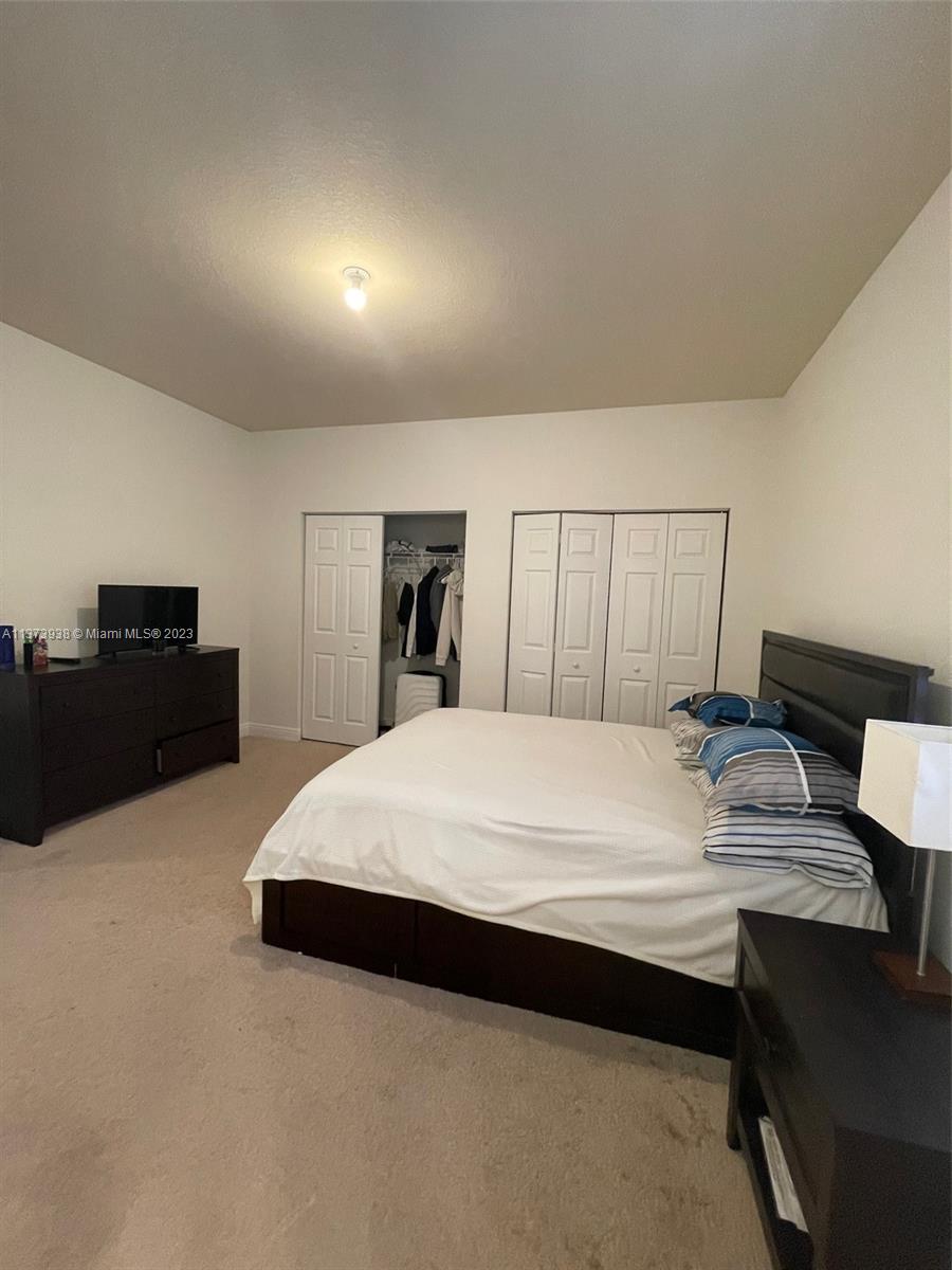 10072 NW 87th Ter