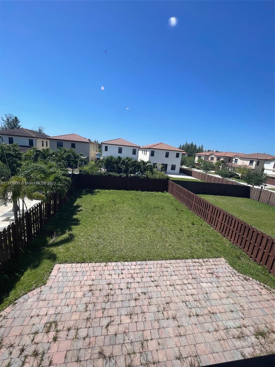 10072 NW 87th Ter