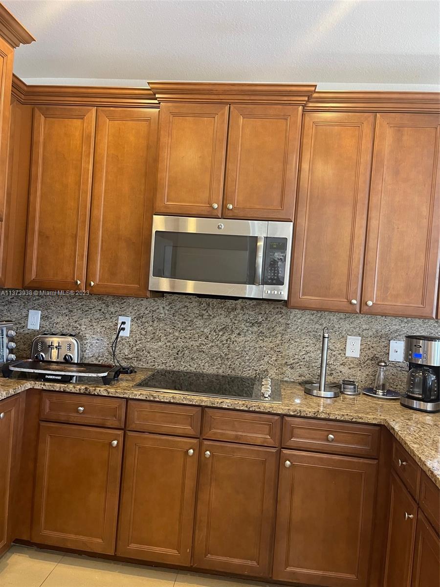 10072 NW 87th Ter