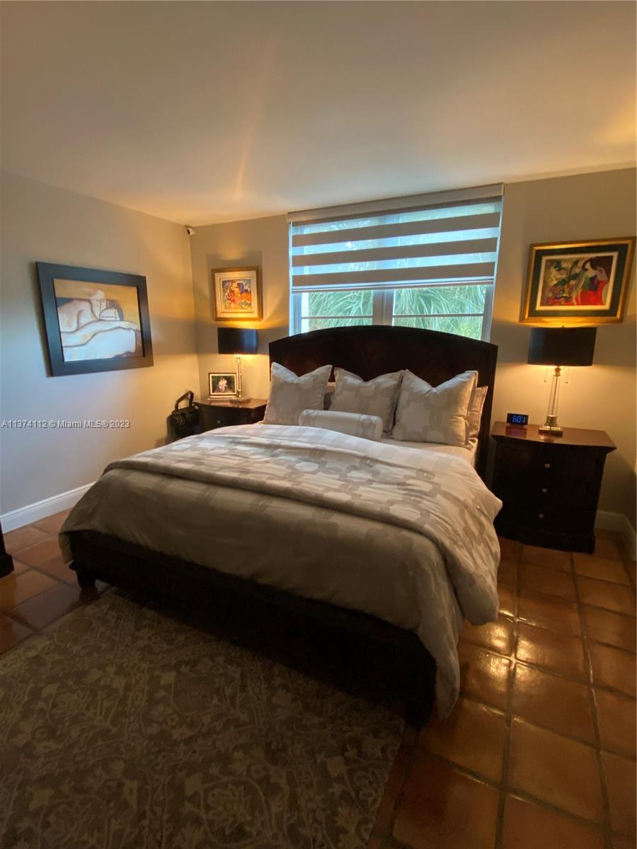90 Edgewater Dr # 210