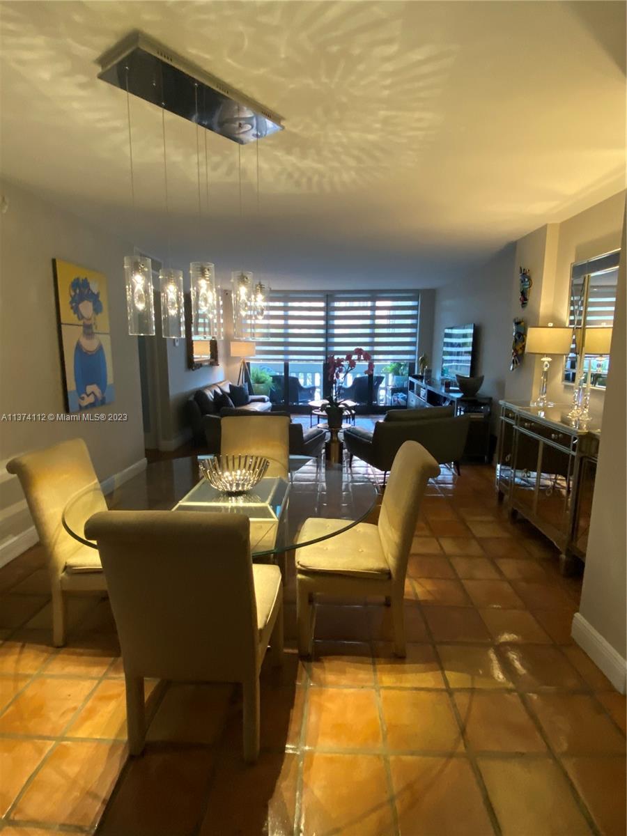 90 Edgewater Dr # 210