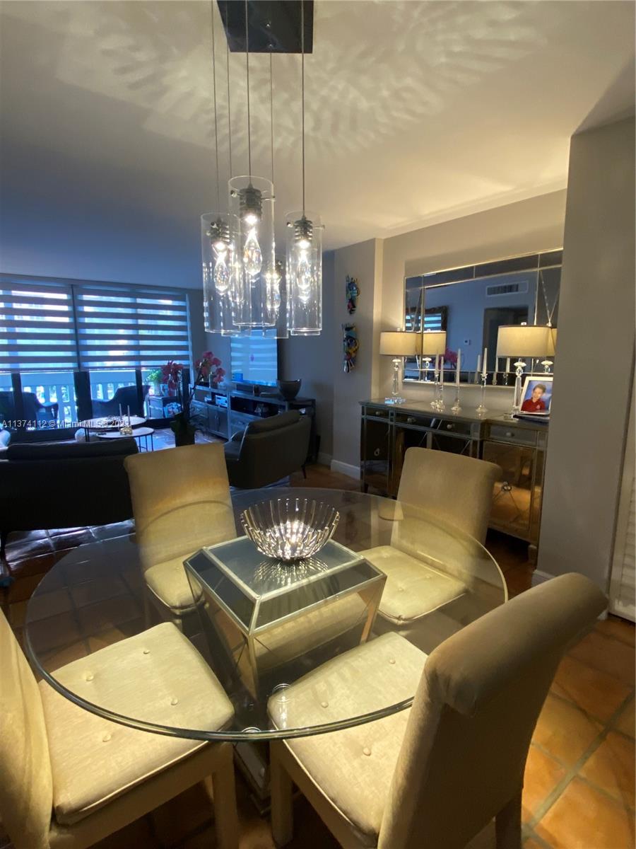 90 Edgewater Dr # 210