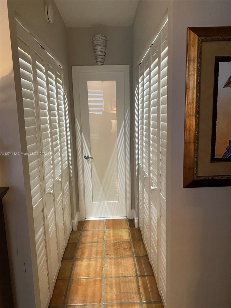 90 Edgewater Dr # 210