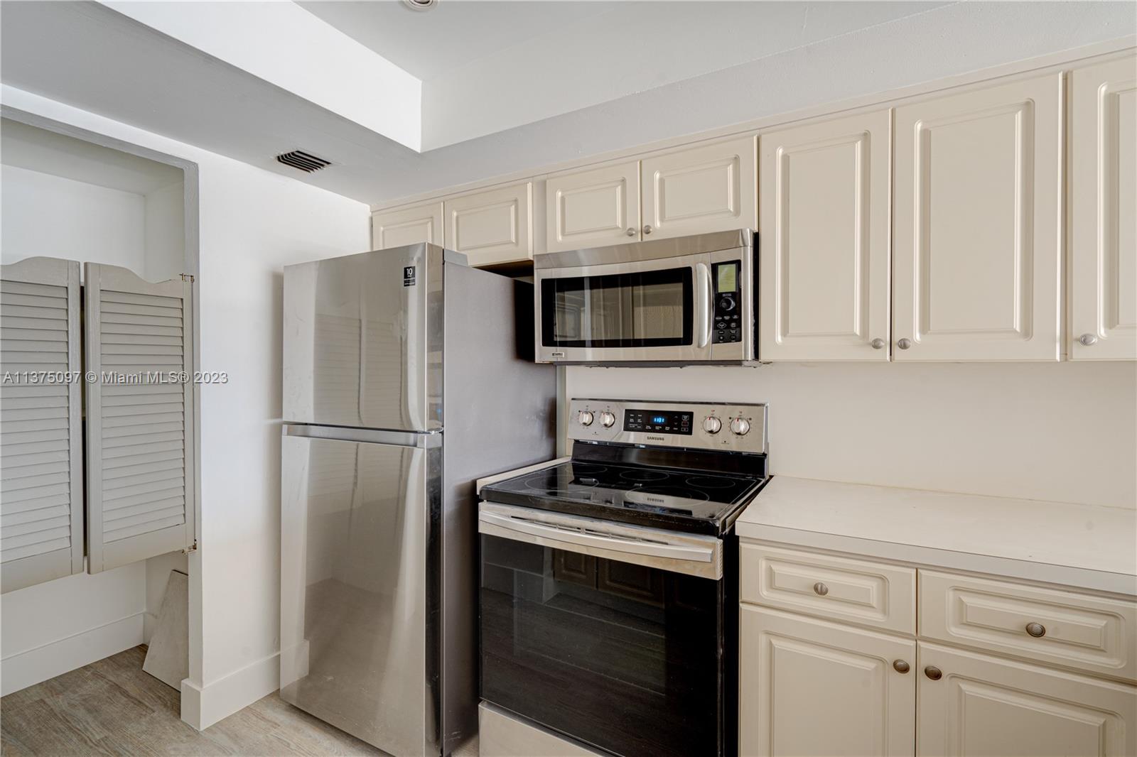 555 NE 15th St # 12H