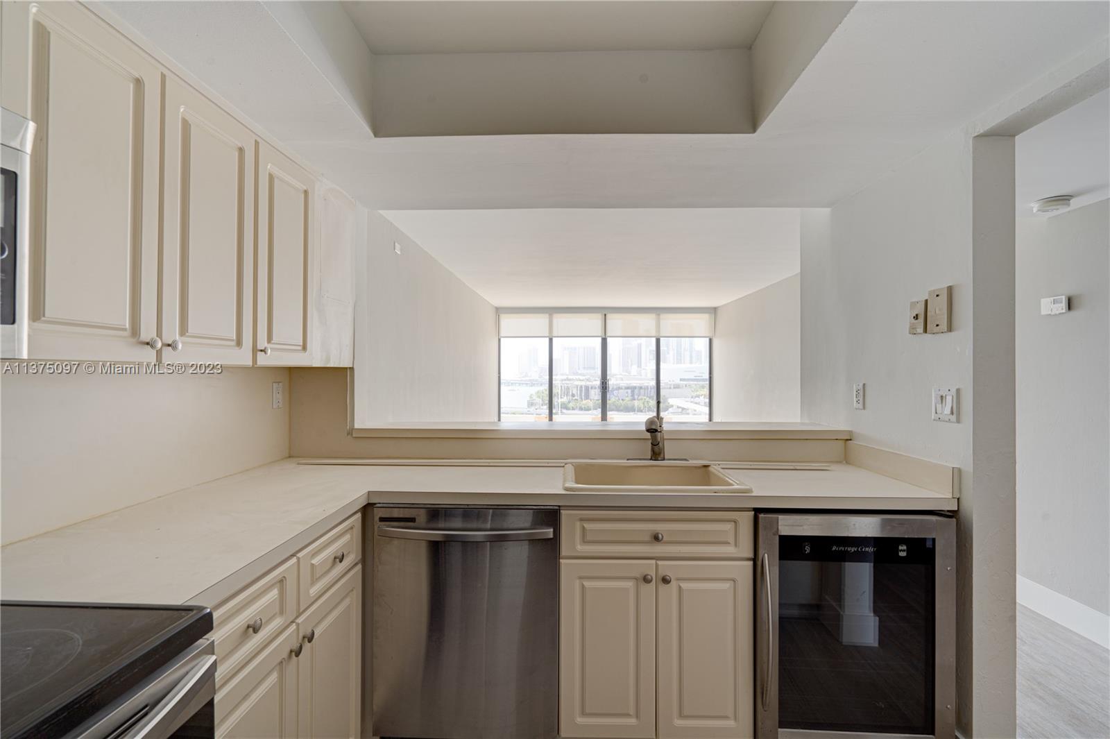 555 NE 15th St # 12H