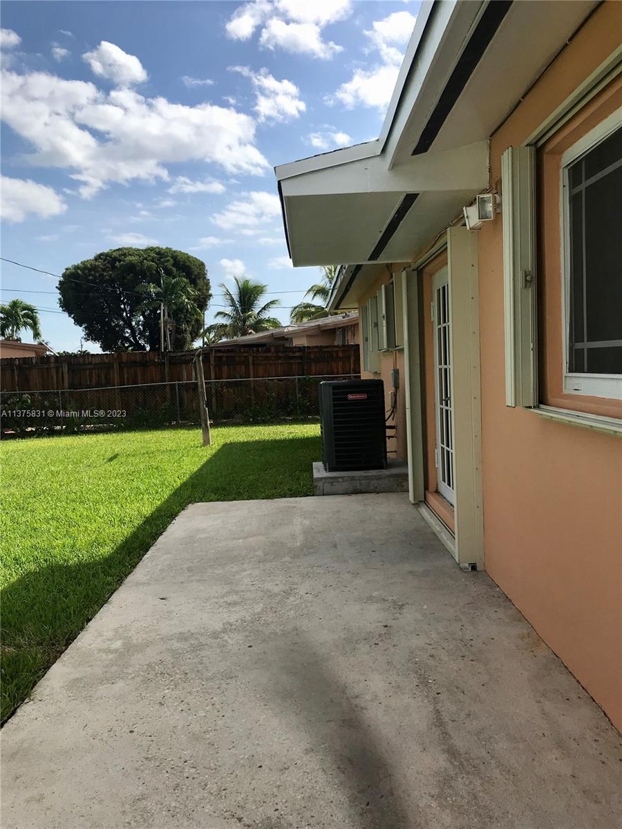 6061 SW 110th Ave