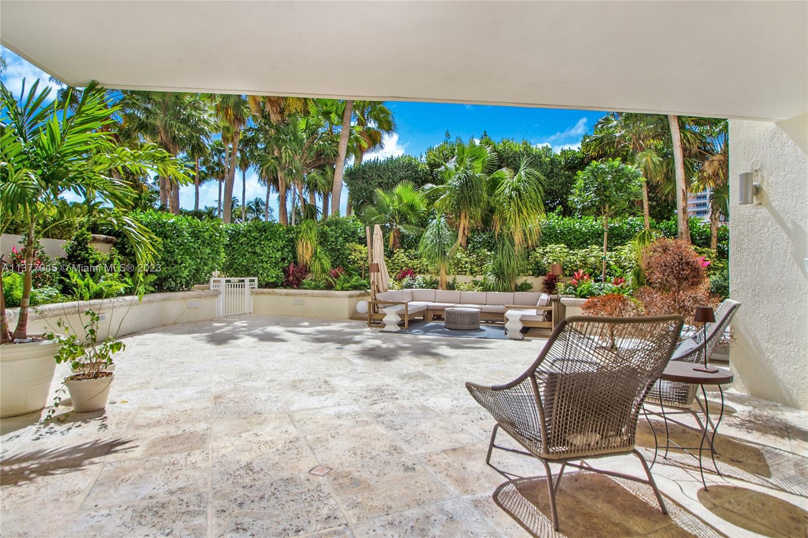 791 Crandon Blvd # 206
