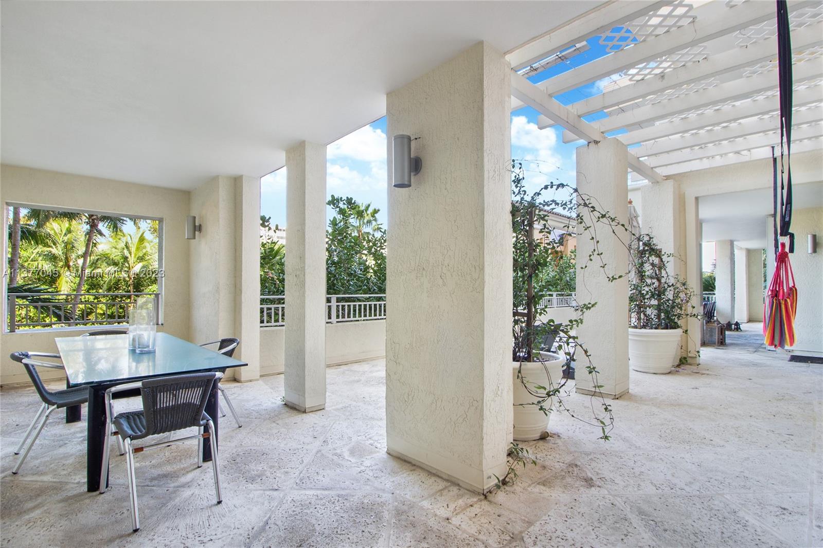 791 Crandon Blvd # 206