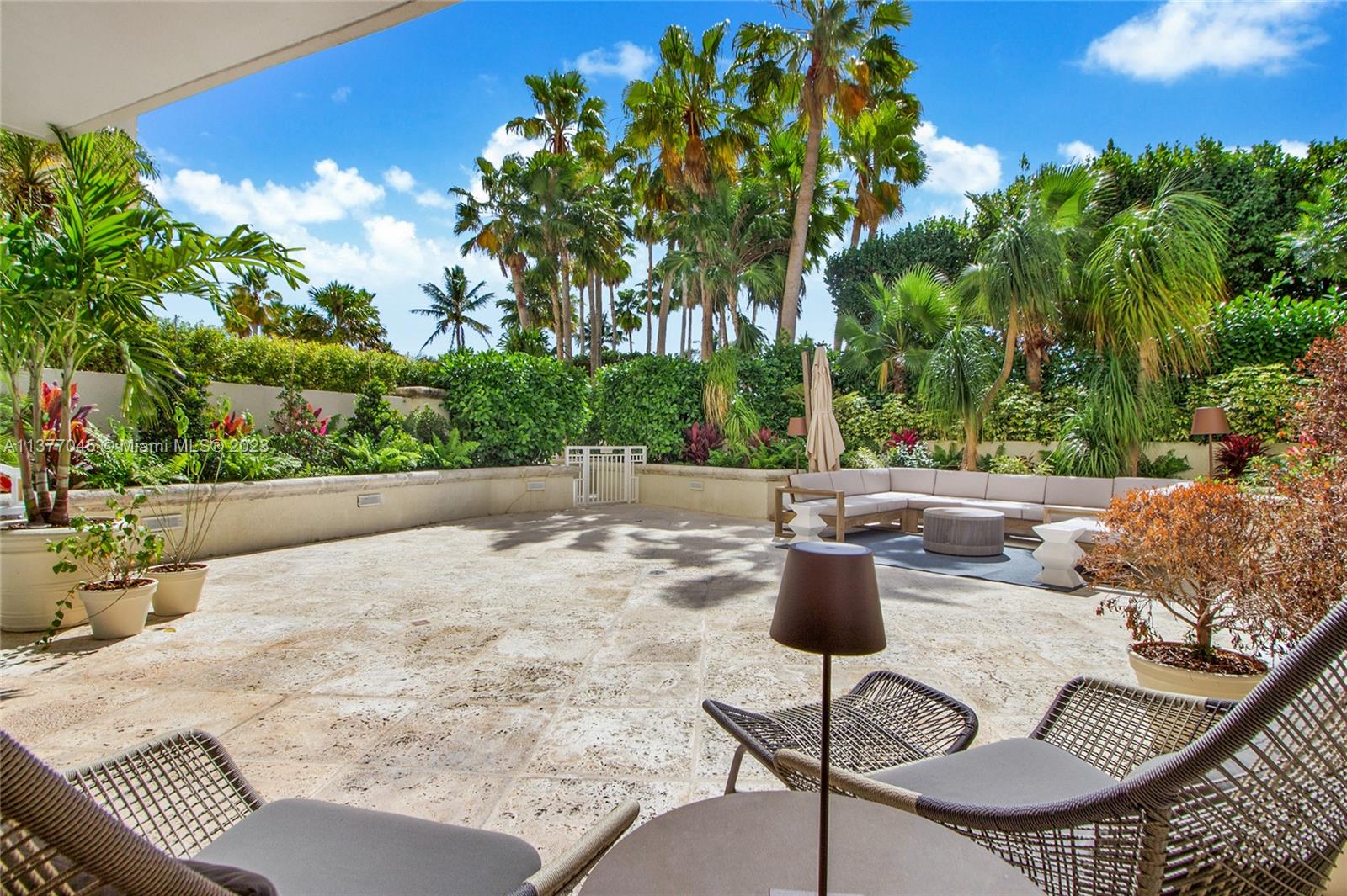791 Crandon Blvd # 206